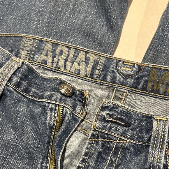 Ariat Classic Blue Jeans - Picture 3 of 5